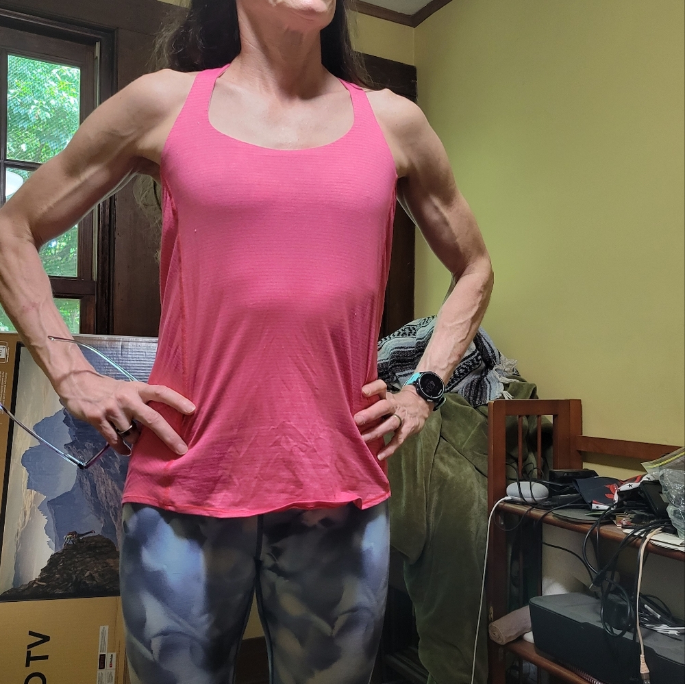 Lululemon size 6 Wild Tank
